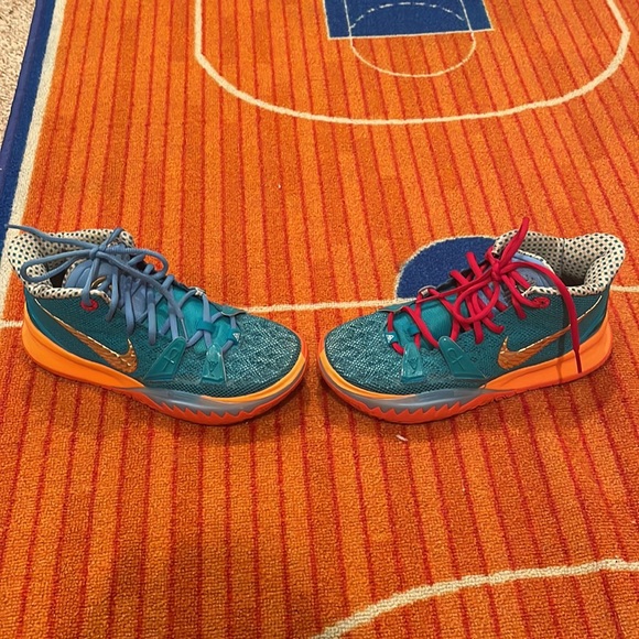 Kyrie Irving Basketball Tennis - Picture 2 of 7